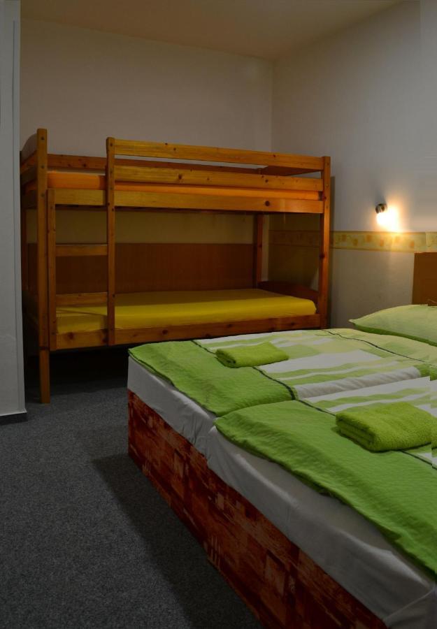 Hotel Decin Na Skrivance Ngoại thất bức ảnh