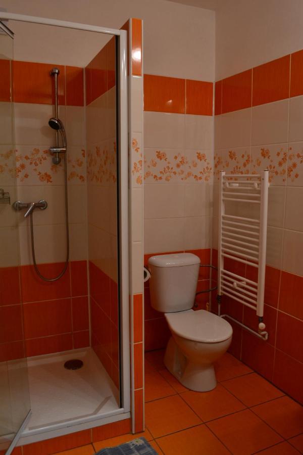 Hotel Decin Na Skrivance Ngoại thất bức ảnh