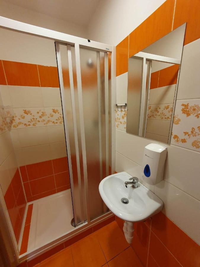 Hotel Decin Na Skrivance Ngoại thất bức ảnh