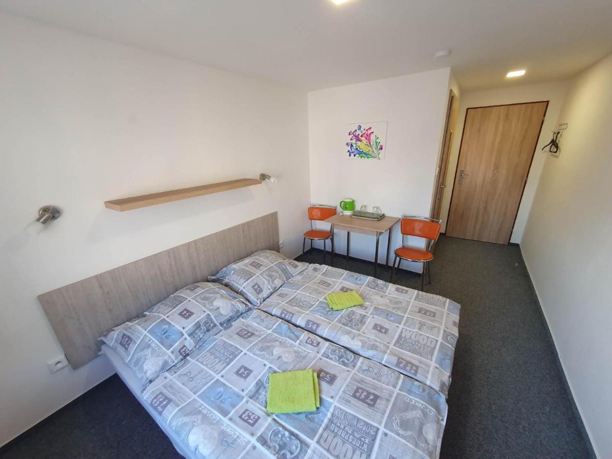 Hotel Decin Na Skrivance Ngoại thất bức ảnh