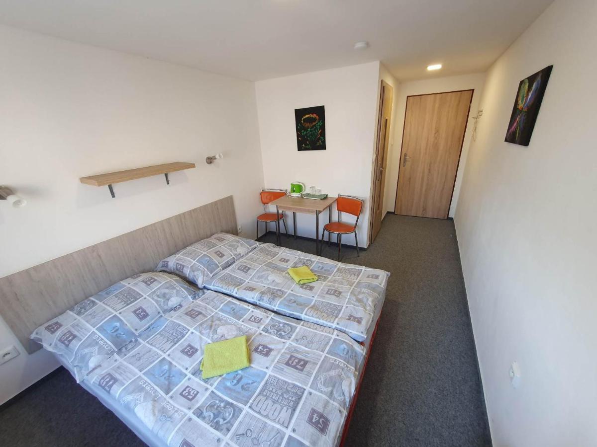 Hotel Decin Na Skrivance Ngoại thất bức ảnh
