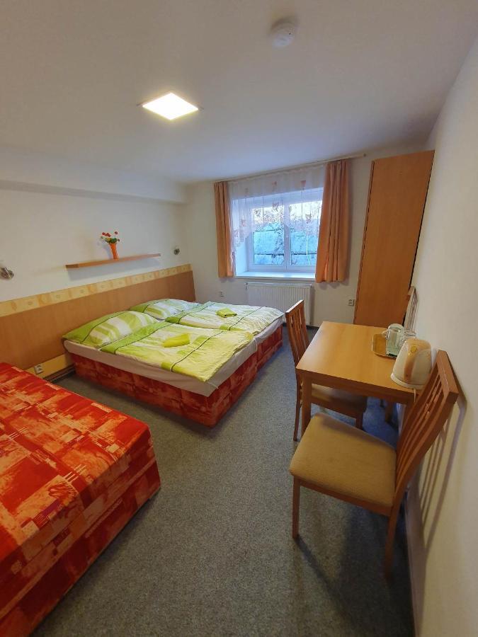 Hotel Decin Na Skrivance Ngoại thất bức ảnh