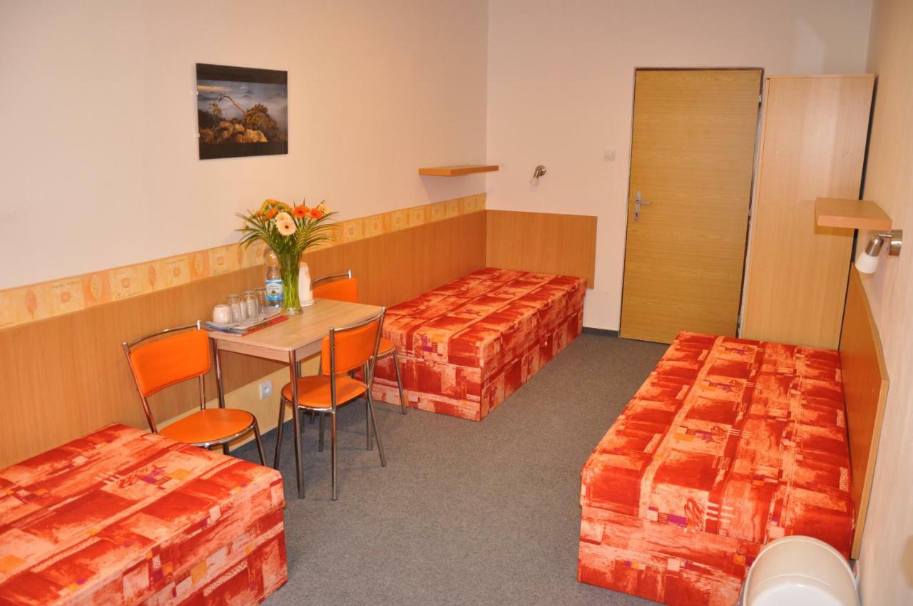 Hotel Decin Na Skrivance Ngoại thất bức ảnh
